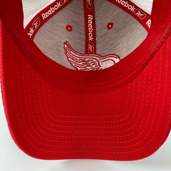 Reebok Men’s Detroit Red Wings Red White Mesh Cap Embroidered Logo NHL Authentic - Picture 10 of 10